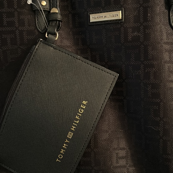 Tommy Hilfiger tote never used. 18.75” with attached bag - Picture 2 of 9